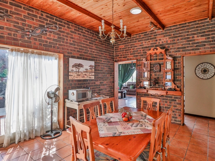 6 Bedroom Property for Sale in Kilner Park Gauteng