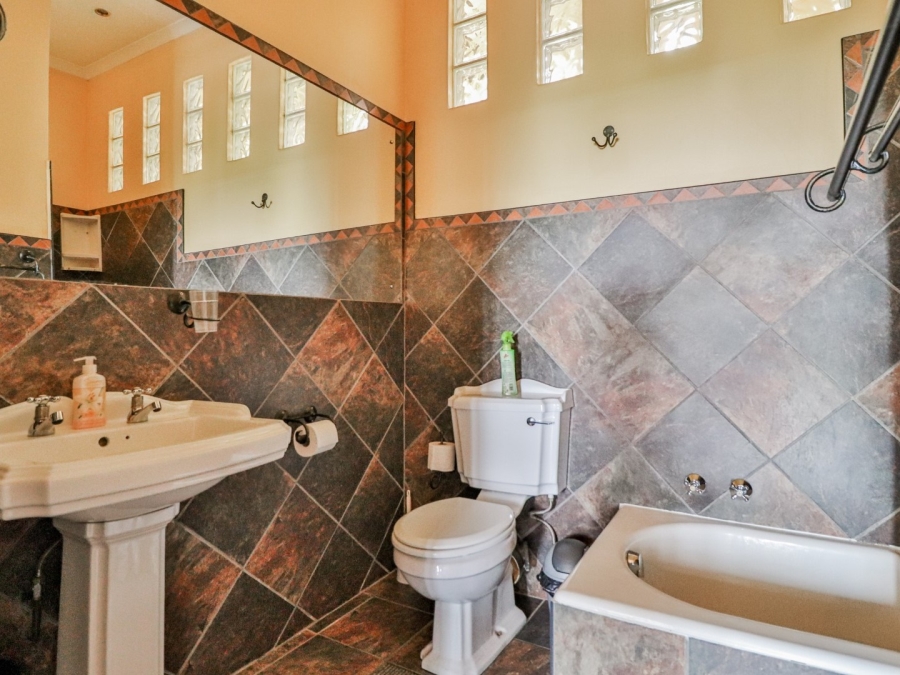 6 Bedroom Property for Sale in Kilner Park Gauteng