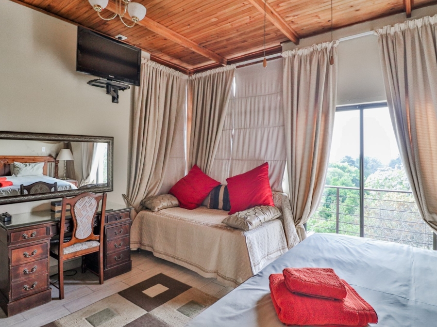 6 Bedroom Property for Sale in Kilner Park Gauteng