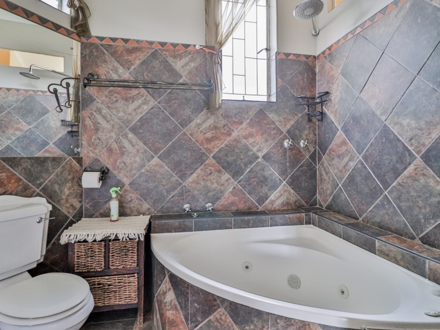 6 Bedroom Property for Sale in Kilner Park Gauteng