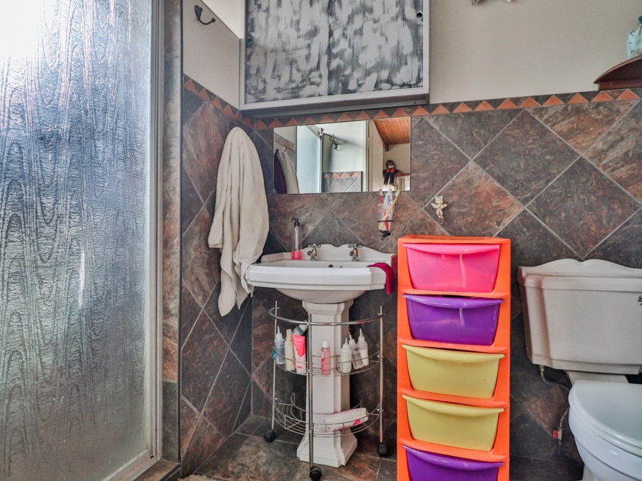 6 Bedroom Property for Sale in Kilner Park Gauteng