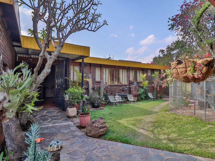 6 Bedroom Property for Sale in Kilner Park Gauteng