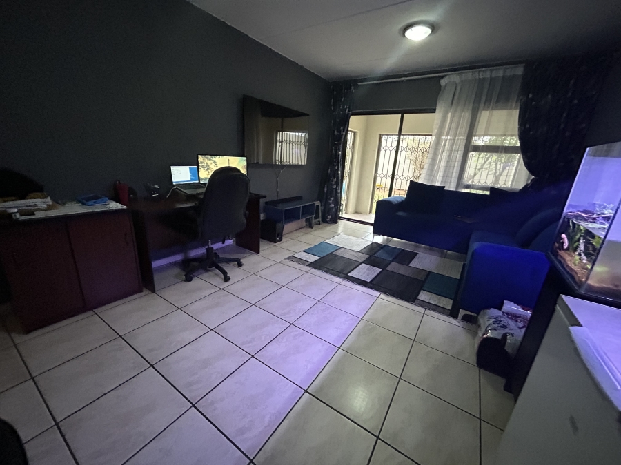 2 Bedroom Property for Sale in Halfway Gardens Gauteng