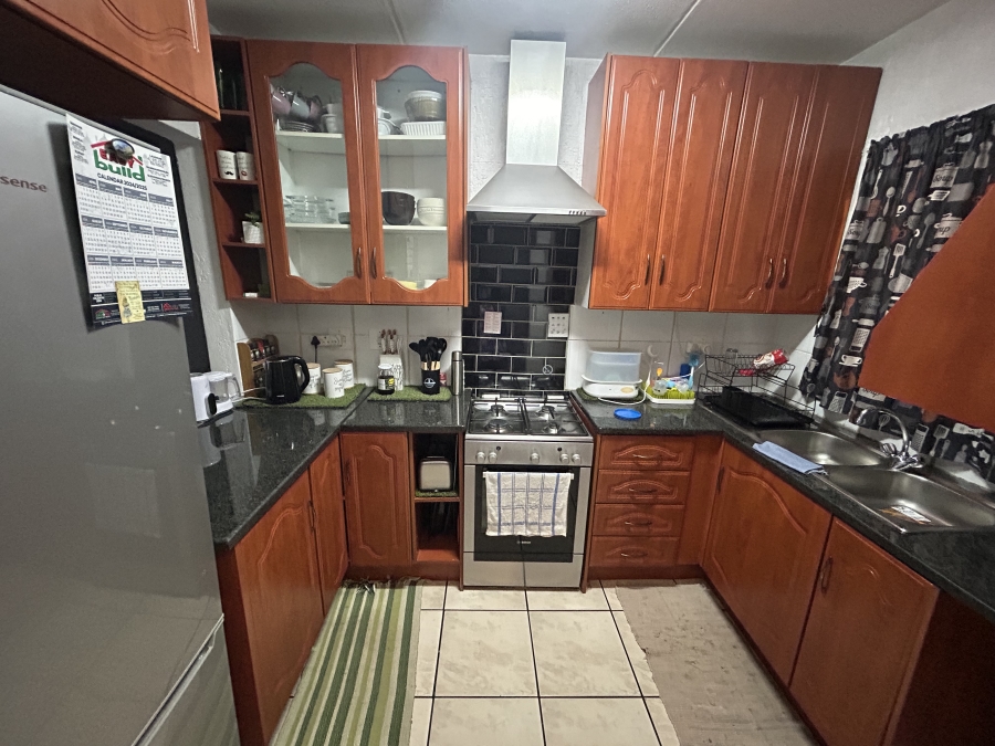 2 Bedroom Property for Sale in Halfway Gardens Gauteng