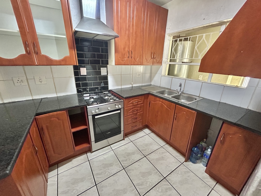 2 Bedroom Property for Sale in Halfway Gardens Gauteng