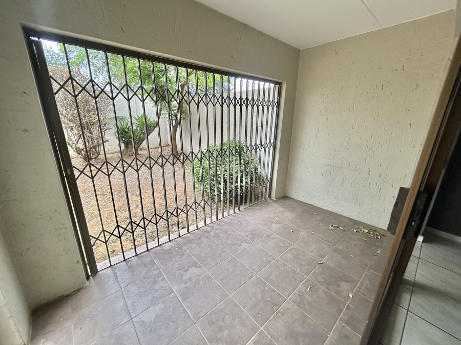 2 Bedroom Property for Sale in Halfway Gardens Gauteng