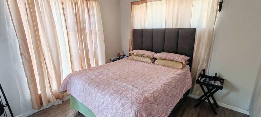 6 Bedroom Property for Sale in Blairgowrie Gauteng