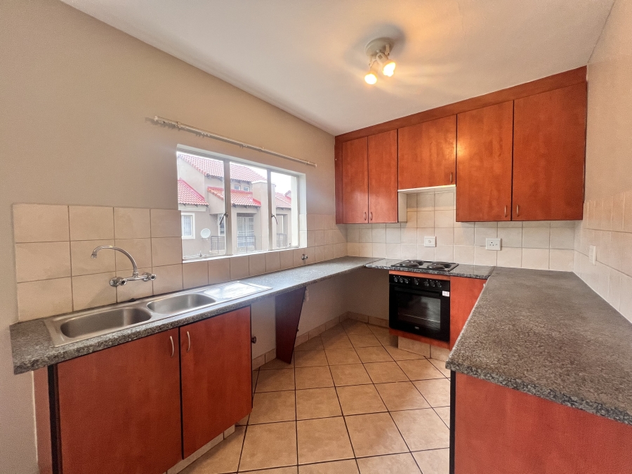 To Let 2 Bedroom Property for Rent in Halfway Gardens Gauteng