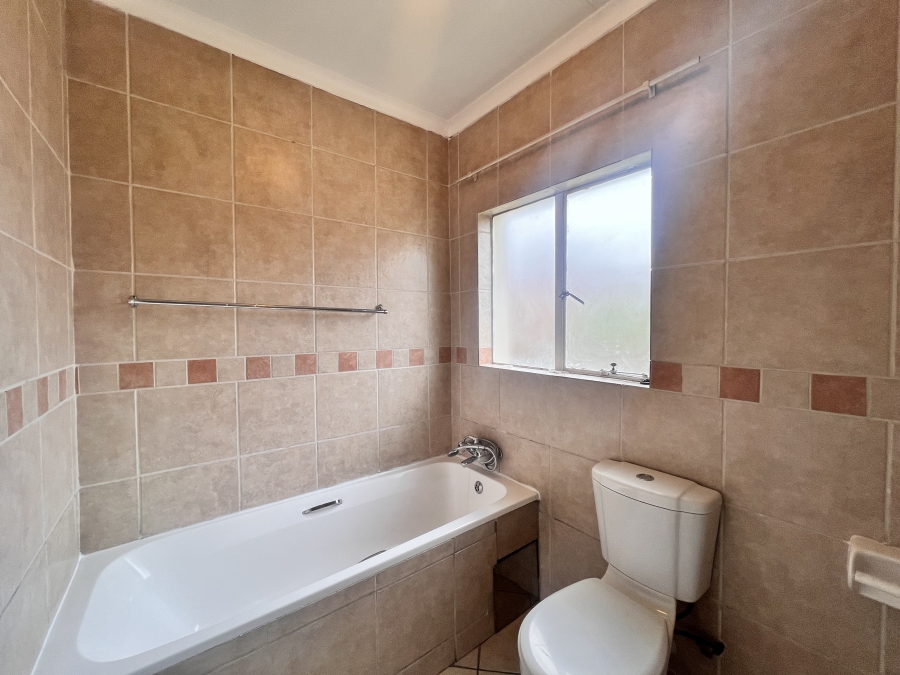 To Let 2 Bedroom Property for Rent in Halfway Gardens Gauteng