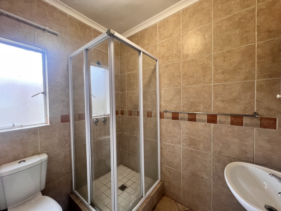 To Let 2 Bedroom Property for Rent in Halfway Gardens Gauteng