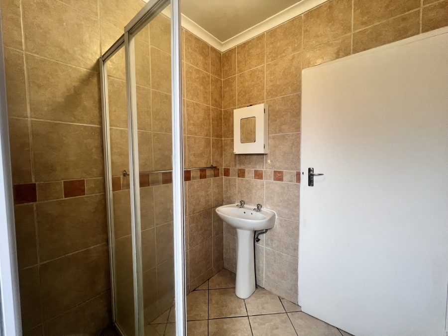 To Let 2 Bedroom Property for Rent in Halfway Gardens Gauteng