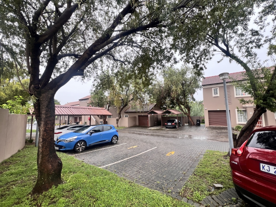 To Let 2 Bedroom Property for Rent in Halfway Gardens Gauteng