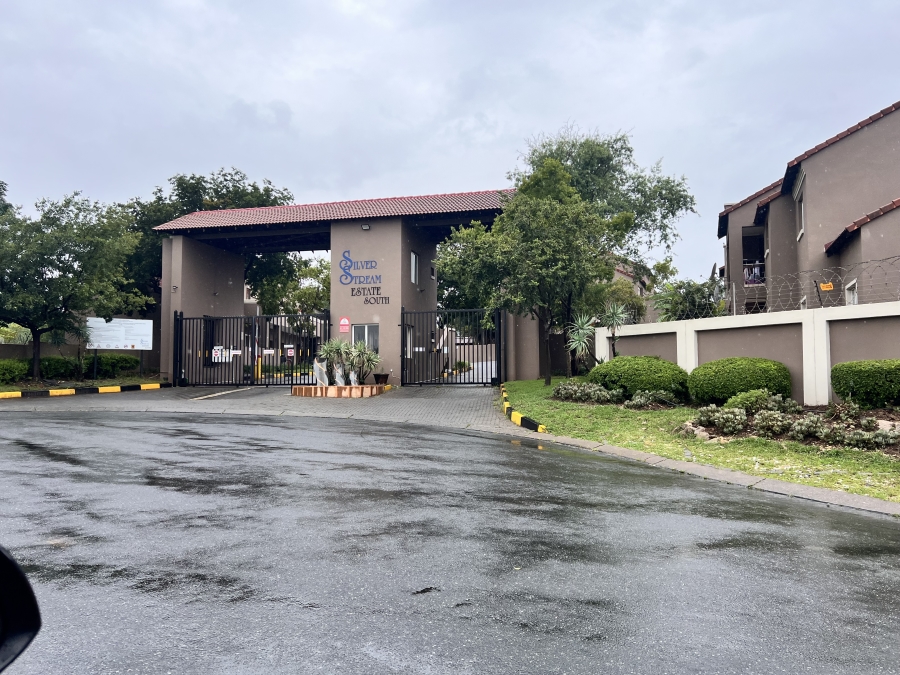 To Let 2 Bedroom Property for Rent in Halfway Gardens Gauteng