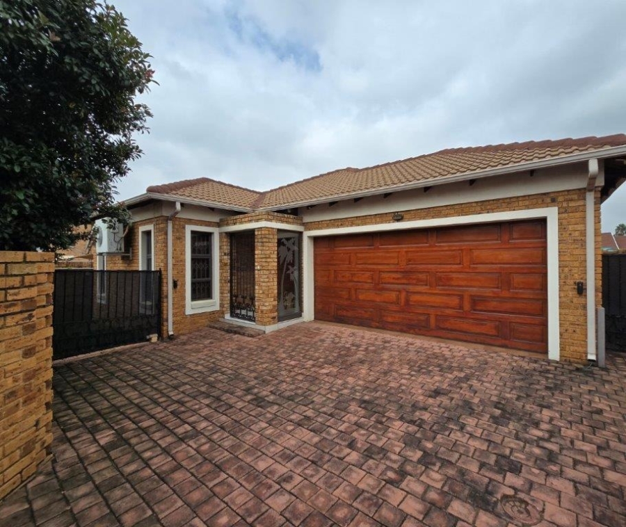 3 Bedroom Property for Sale in New Market Park Gauteng
