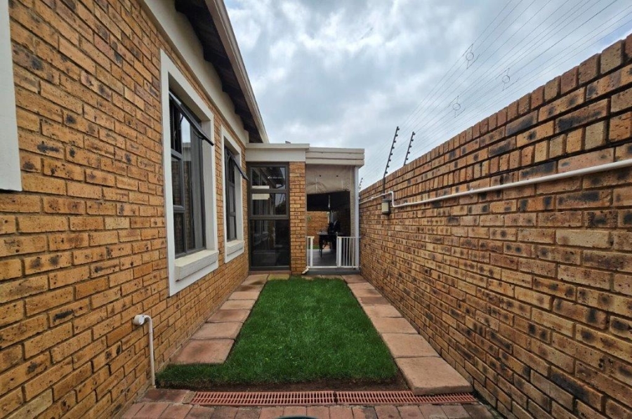 3 Bedroom Property for Sale in New Market Park Gauteng