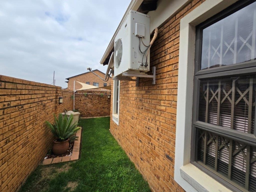 3 Bedroom Property for Sale in New Market Park Gauteng