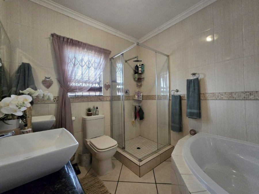 3 Bedroom Property for Sale in New Market Park Gauteng