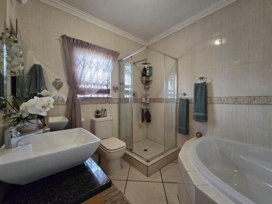 3 Bedroom Property for Sale in New Market Park Gauteng