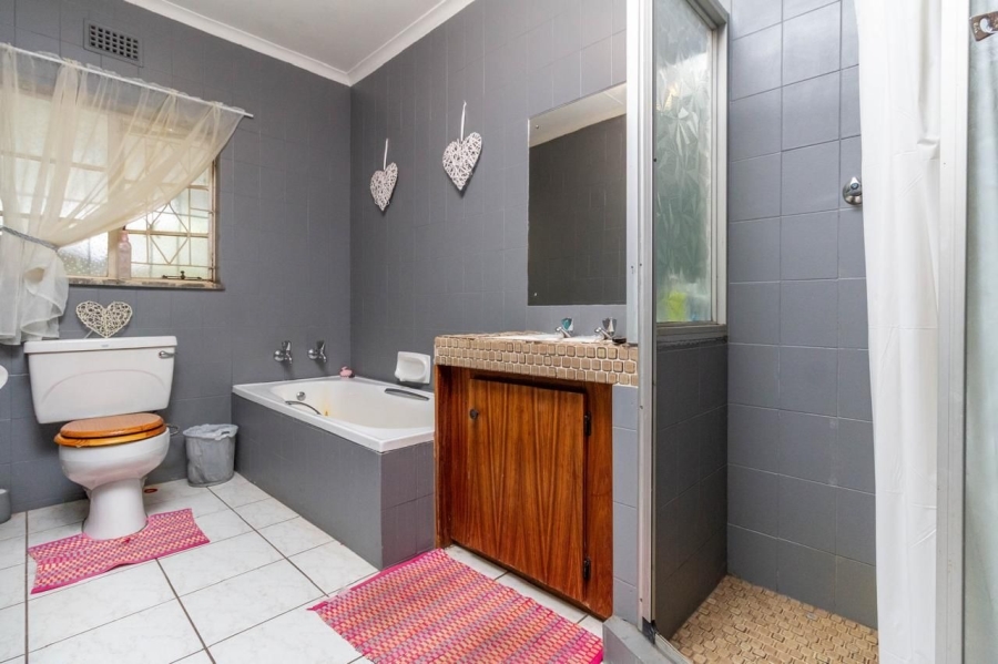 7 Bedroom Property for Sale in Groblerpark Gauteng