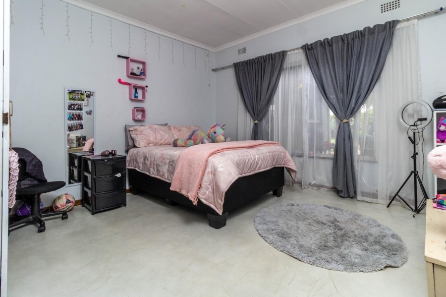 7 Bedroom Property for Sale in Groblerpark Gauteng