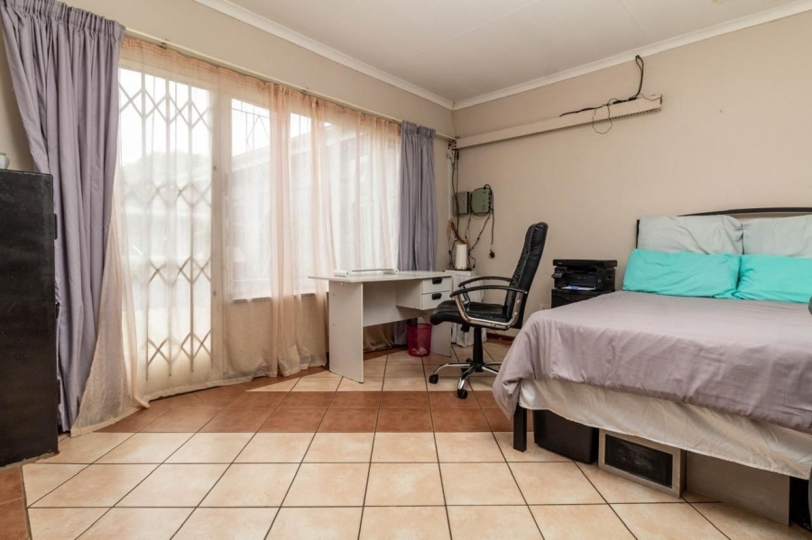 7 Bedroom Property for Sale in Groblerpark Gauteng