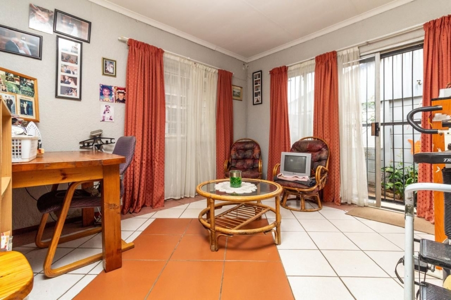 7 Bedroom Property for Sale in Groblerpark Gauteng