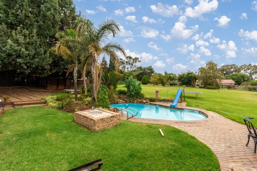7 Bedroom Property for Sale in Groblerpark Gauteng