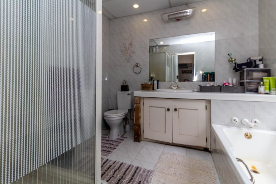 7 Bedroom Property for Sale in Groblerpark Gauteng