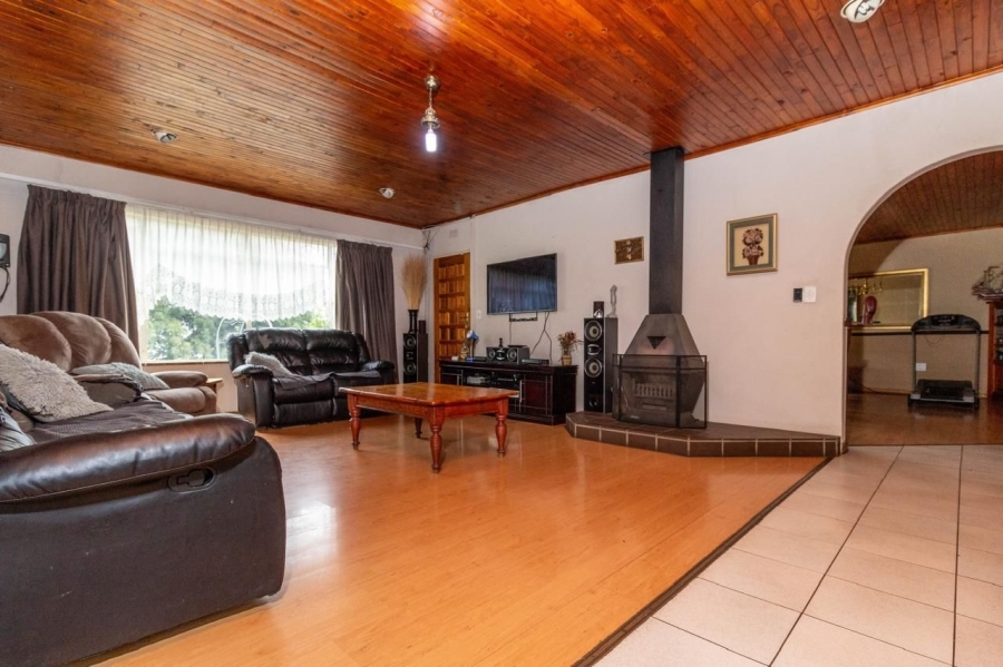 7 Bedroom Property for Sale in Groblerpark Gauteng