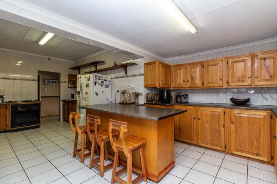 7 Bedroom Property for Sale in Groblerpark Gauteng