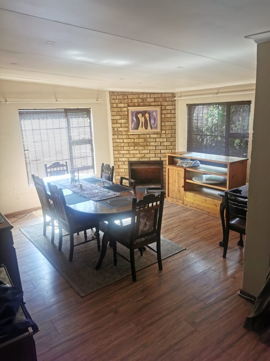 7 Bedroom Property for Sale in Groblerpark Gauteng