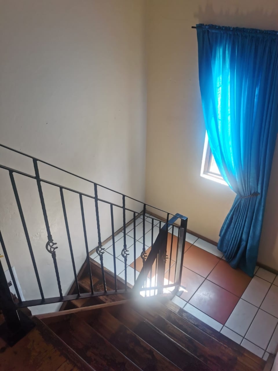 7 Bedroom Property for Sale in Groblerpark Gauteng
