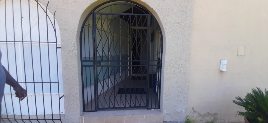 8 Bedroom Property for Sale in Bonaero Park Gauteng