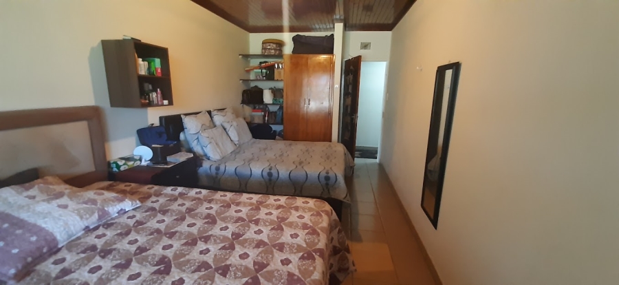 8 Bedroom Property for Sale in Bonaero Park Gauteng