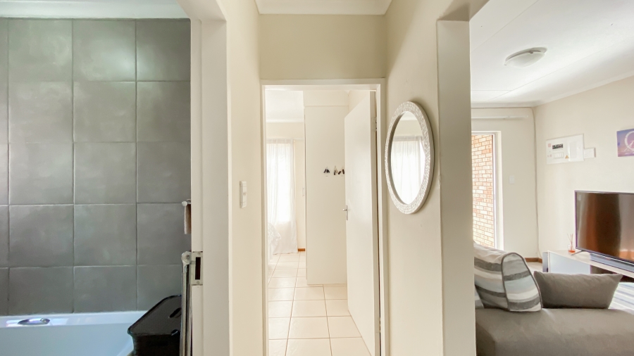 2 Bedroom Property for Sale in Elandspark Gauteng