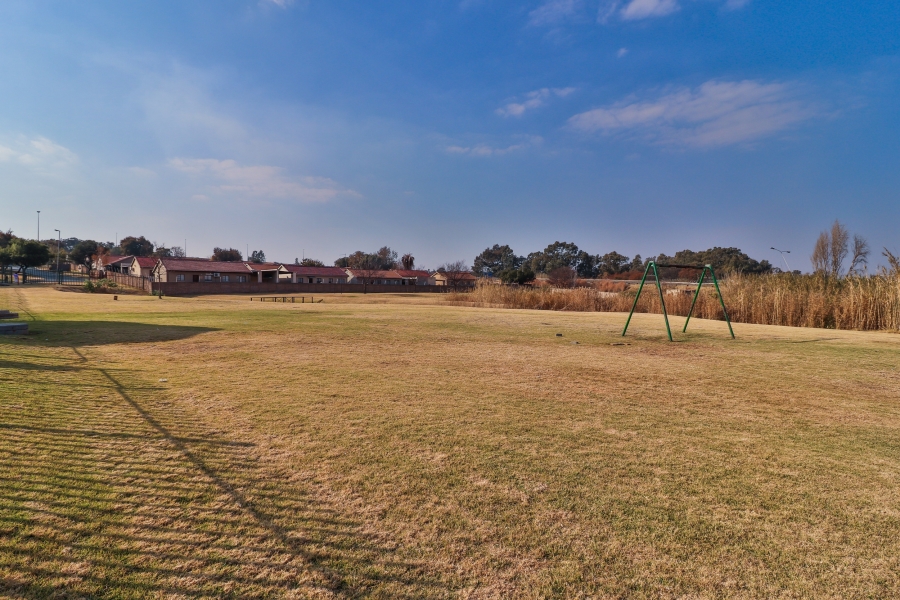 2 Bedroom Property for Sale in Albemarle Gauteng