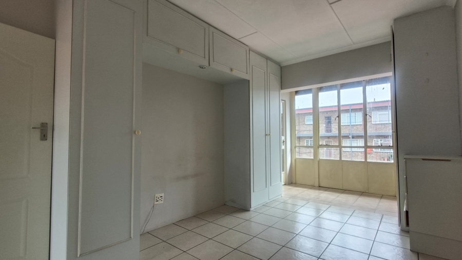 1 Bedroom Property for Sale in New Redruth Gauteng