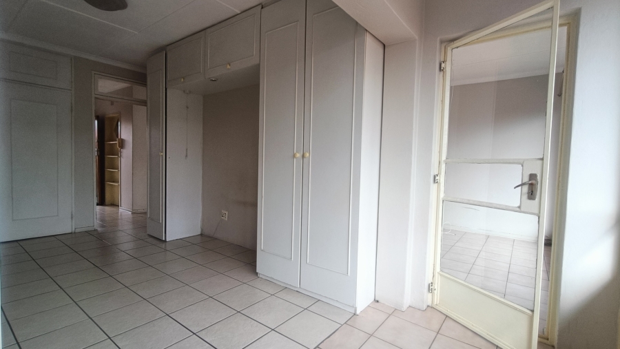 1 Bedroom Property for Sale in New Redruth Gauteng
