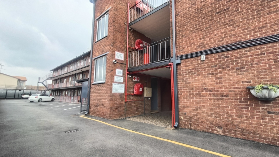 1 Bedroom Property for Sale in New Redruth Gauteng
