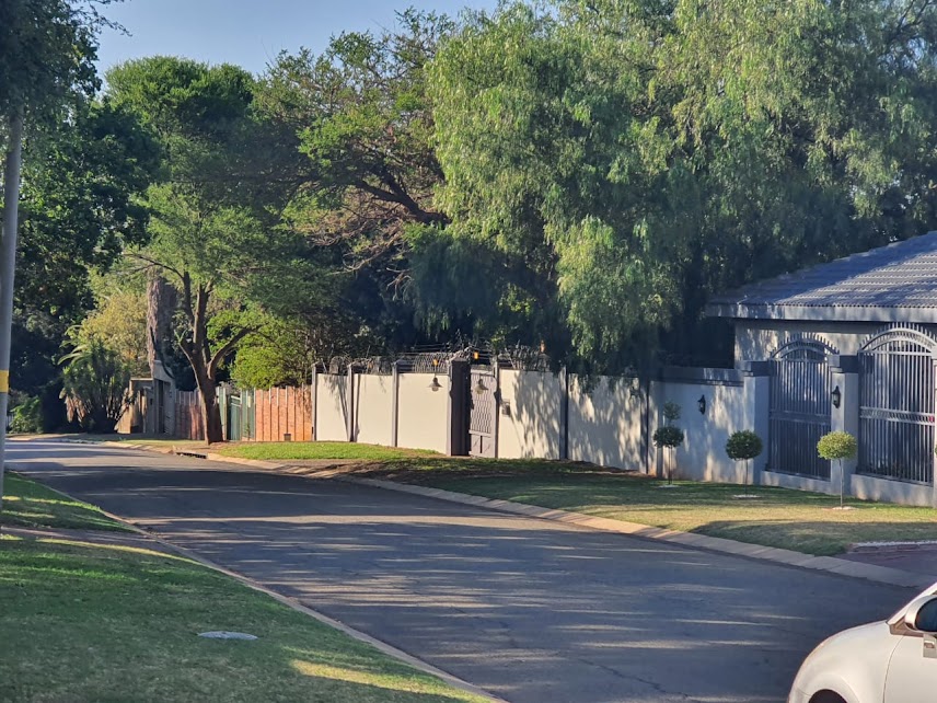 4 Bedroom Property for Sale in Glen Marais Gauteng