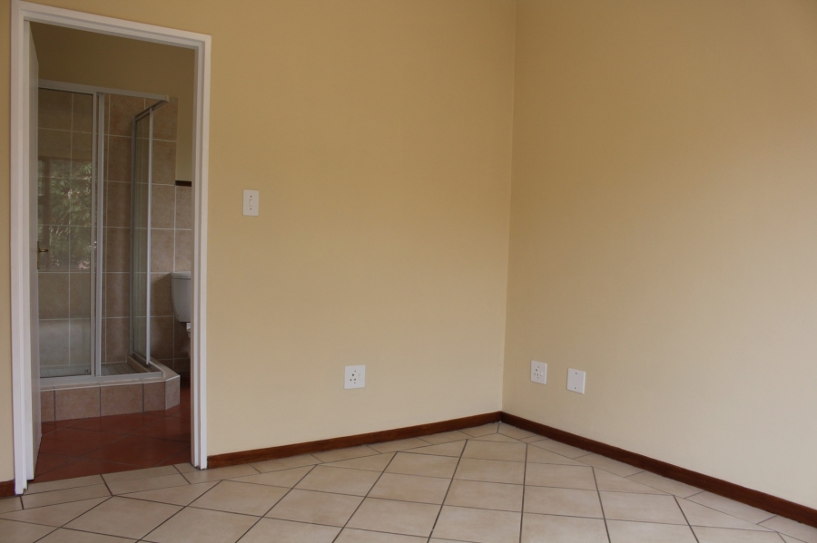 2 Bedroom Property for Sale in Woodmead Gauteng