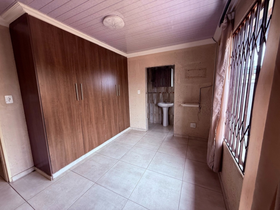3 Bedroom Property for Sale in Meredale Gauteng
