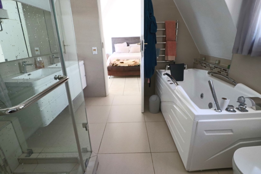 3 Bedroom Property for Sale in Bryanston Gauteng