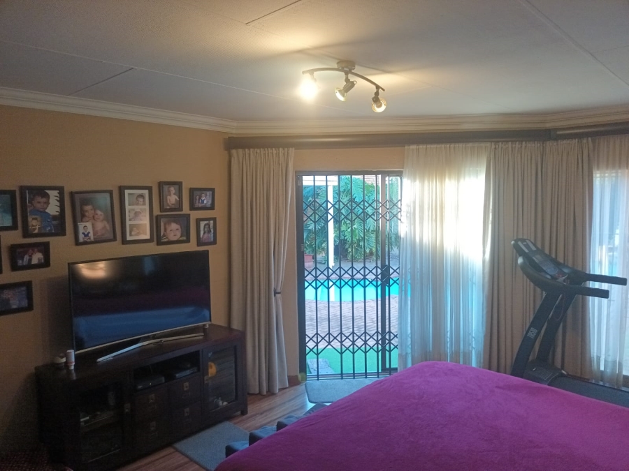 4 Bedroom Property for Sale in Sunward Park Gauteng