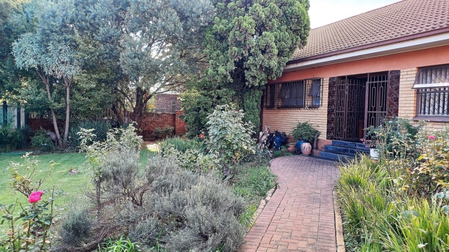 5 Bedroom Property for Sale in Vanderbijlpark SE 2 Gauteng