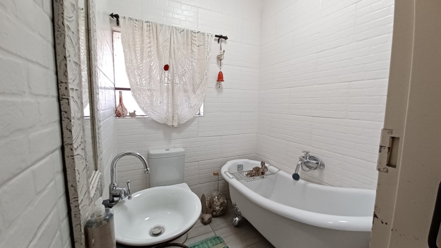 5 Bedroom Property for Sale in Vanderbijlpark SE 2 Gauteng