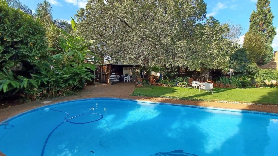 5 Bedroom Property for Sale in Vanderbijlpark SE 2 Gauteng