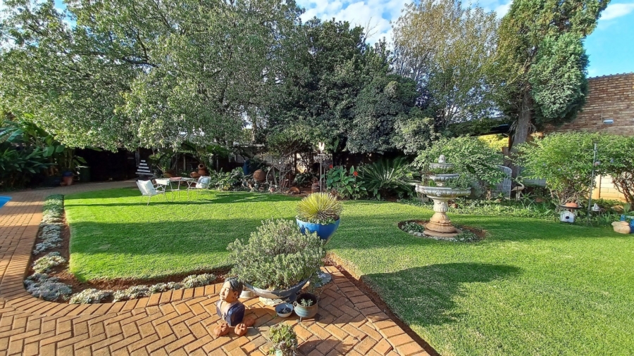5 Bedroom Property for Sale in Vanderbijlpark SE 2 Gauteng