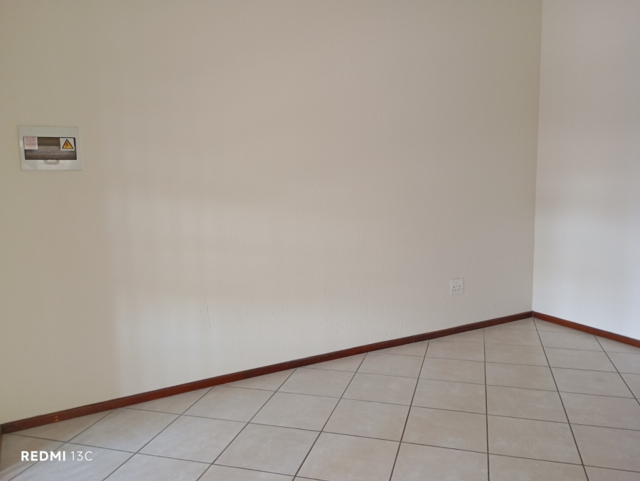 2 Bedroom Property for Sale in Goedeburg Gauteng
