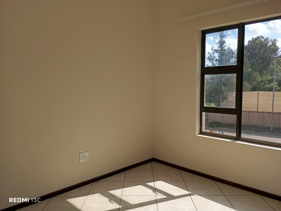 2 Bedroom Property for Sale in Goedeburg Gauteng